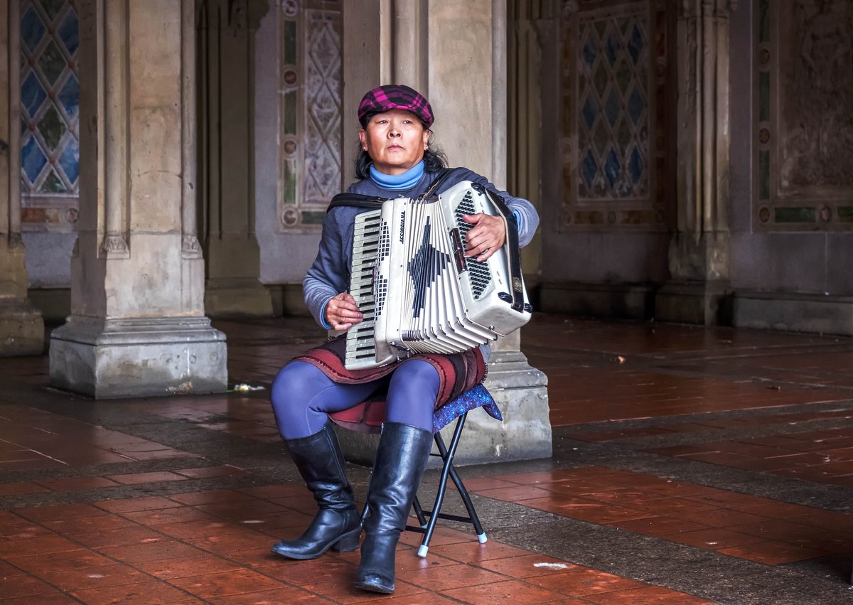 photo-entry-street-performer