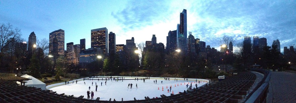 Ice Skating In Central Park   2016 01 Wollmanrinkdusk .jpe