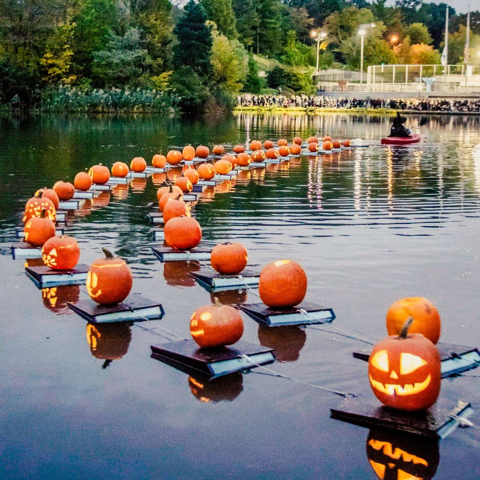 Pumpkin Flotilla: Halloween On The Harlem Meer 2022